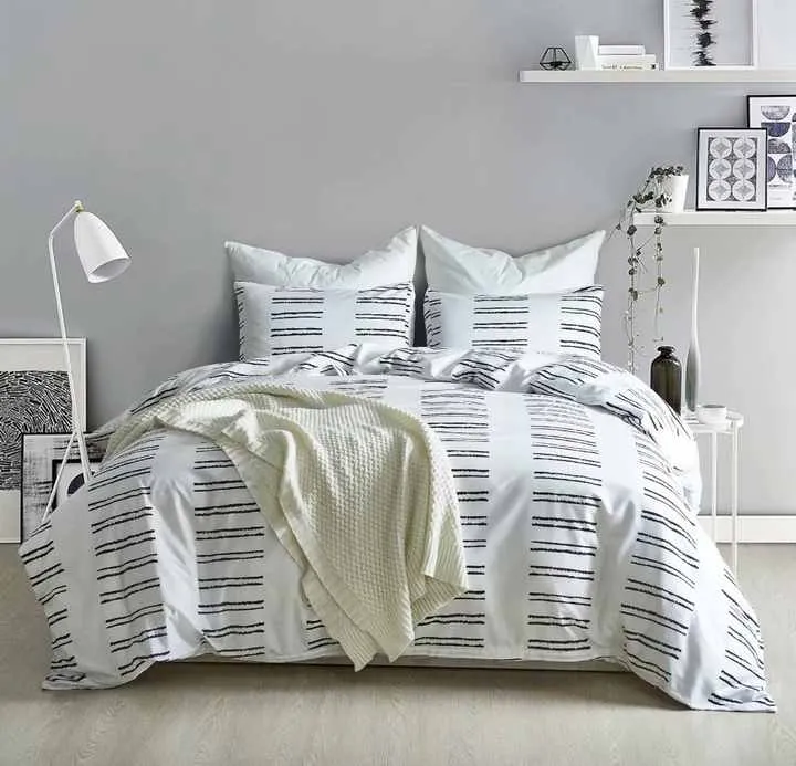طقم مفارش سرير بسيط حديث ثلاث قطع لحاف بوليستر مطبوع أطقم سرير Modern Simple 3 Pieces Printed Polyester Quilt Bedding Set Bedspreads Sets
