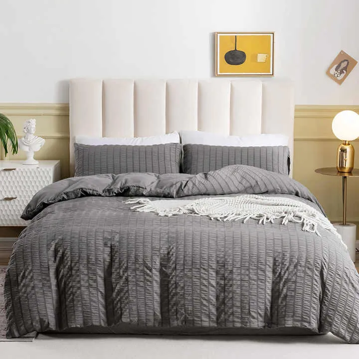 طقم سرير من ثلاث قطع مصنوع من قماش . Simple Home Textiles Solid Color 3 Piece Bedding Set