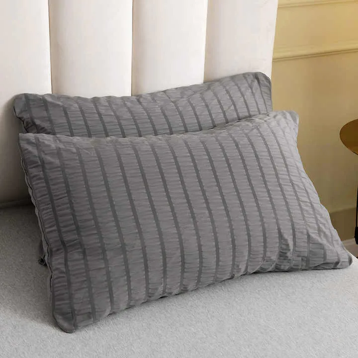 طقم سرير من ثلاث قطع مصنوع من قماش . Simple Home Textiles Solid Color 3 Piece Bedding Set